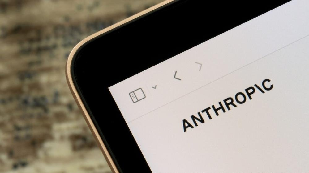 Anthropic vise la lune : comment le rival de ChatGPT s’apprête à devenir le nouveau titan de l’IA