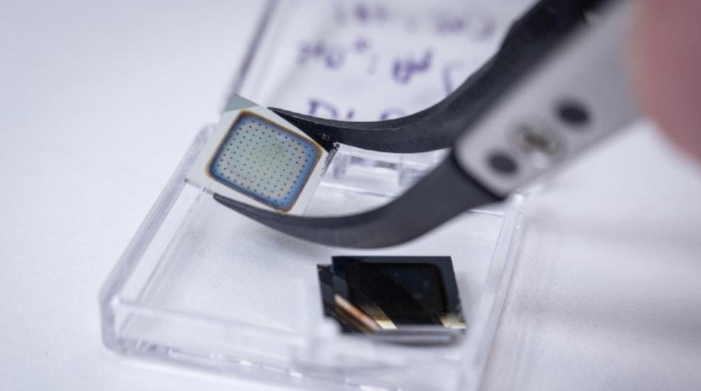 Ce neurone artificiel peut tout faire (ou presque) : révolution en vue pour l’IA, la robotique… et les cerveaux ?