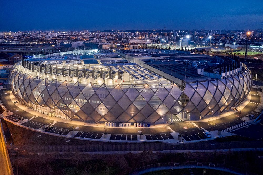 Paris Digital Park : Plongée au cœur du plus grand data center de France, où 630 000 serveurs veillent sur votre vie numérique