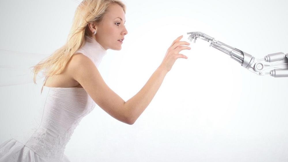 Elle quitte son fiancé pour épouser une IA : la love story la plus high-tech et la plus insolite de 2025 !