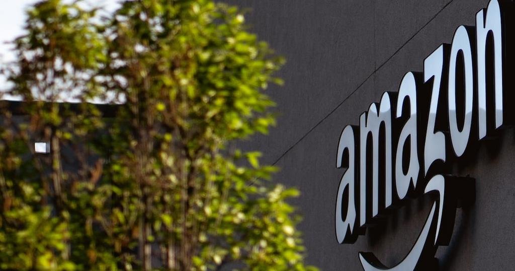 Amazon prépare un investissement colossal de 10 milliards de dollars dans OpenAI : le choc des titans de l’IA