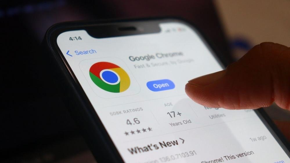 Gemini débarque sur Chrome pour iPhone et iPad : l’IA de Google grille la politesse à Apple Intelligence