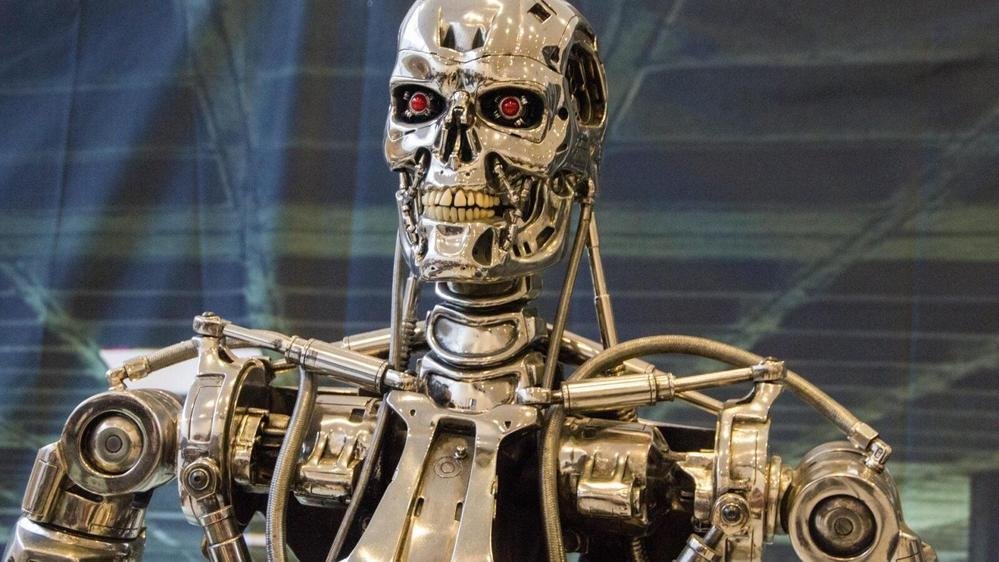 Superintelligence : pourquoi des stars de la Tech veulent appuyer sur le bouton pause (et pourquoi ce n’est pas de la science-fiction)