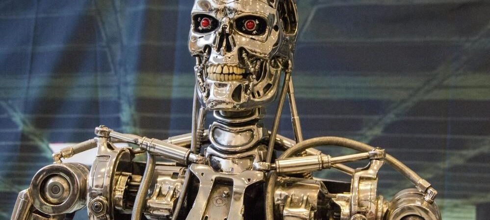 Superintelligence : Faut-il tirer la prise avant que l’IA prenne le dessus ? L’appel de Wozniak, Hinton, Bengio & co