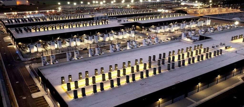 AWS en panne à cause d’un agent IA : quand le bot veut “réparer” et finit par tout casser