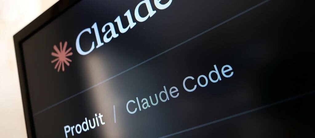 Claude Code piégé par de fausses pubs : l’arnaque IA qui installe un malware et vide vos comptes (Windows et Mac touchés)