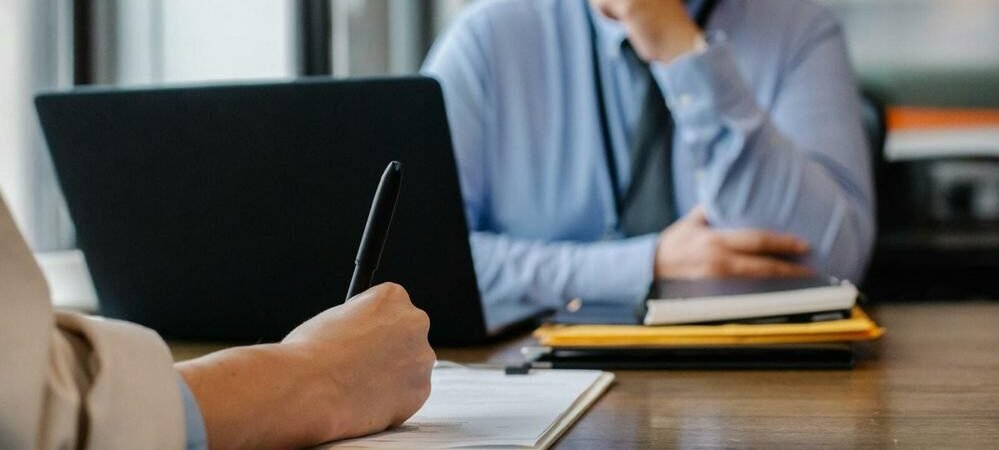Intelligence artificielle : Faut-il vraiment craindre pour son job ? Cette étude va vous surprendre !