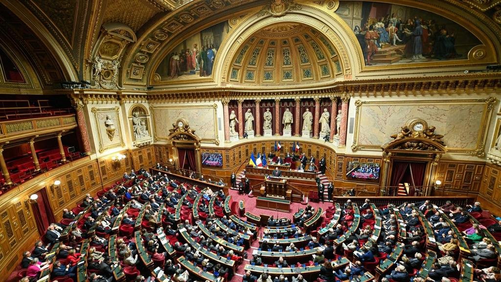 IA générative et droit d’auteur : la loi du Sénat qui renverse la charge de la preuve et met les modèles au régime sec