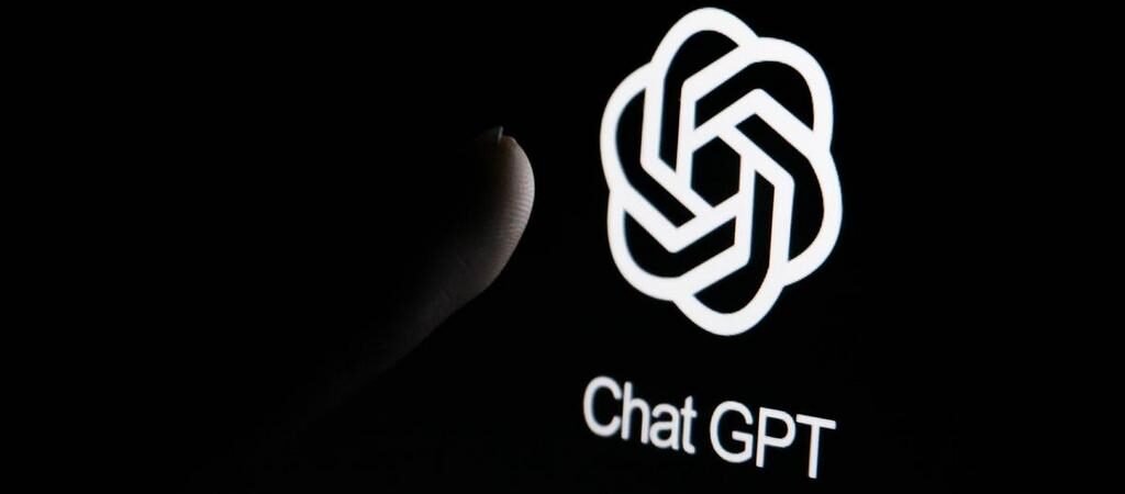 ChatGPT n’est pas votre journal intime : OpenAI assume la surveillance des conversations et ça fait grincer