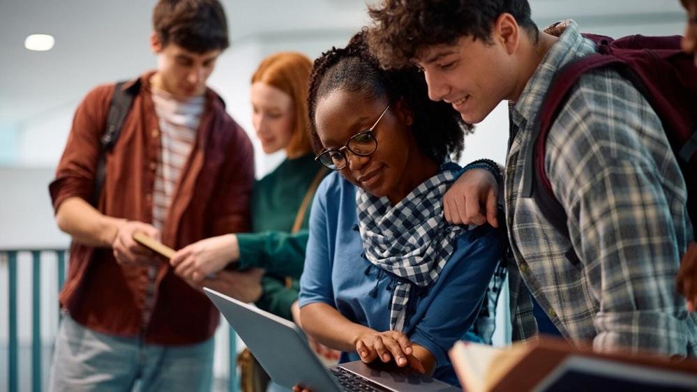 Les cursus IA déferlent sur les universités : révolution ou simple effet de mode ?