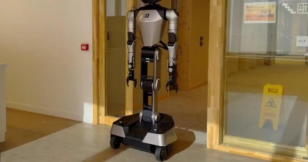 Mistral AI envoie ses robots se promener avec Robostral Navigate, et une simple caméra suffit
